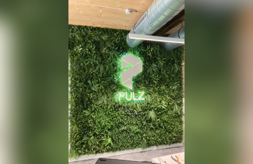 Photo d'une enseigne rétroéclairée